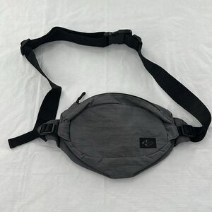 American Eagle Outfitters Belt Bag Fanny Pack Nylon Grey Black Active AEO Casual